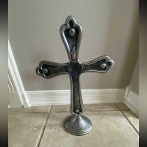 New Metal Table Cross